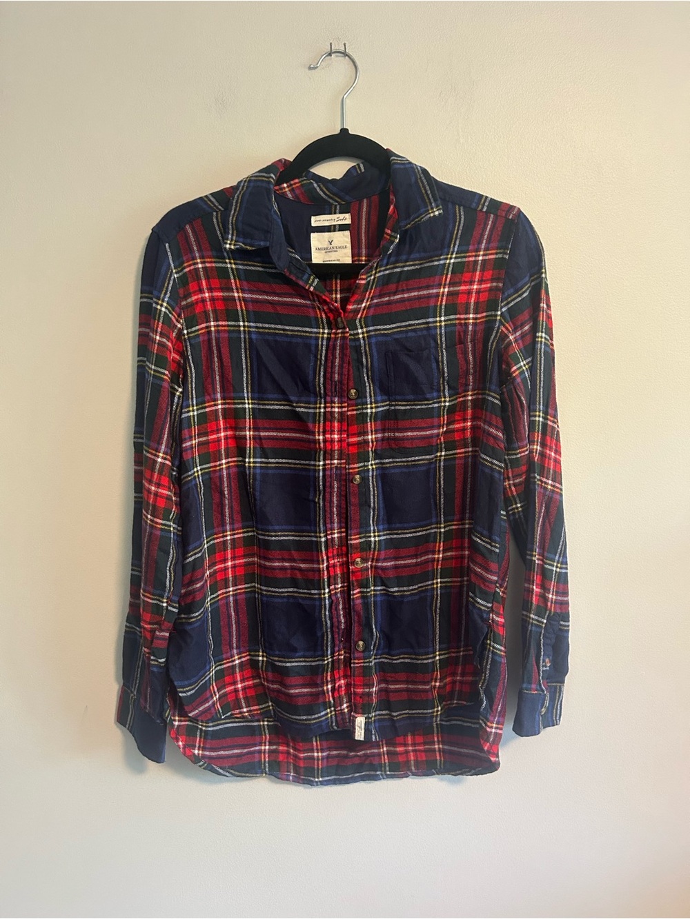 American Eagle Outfitters small multicoloured Red & Navy Plaid Button-Up flannel